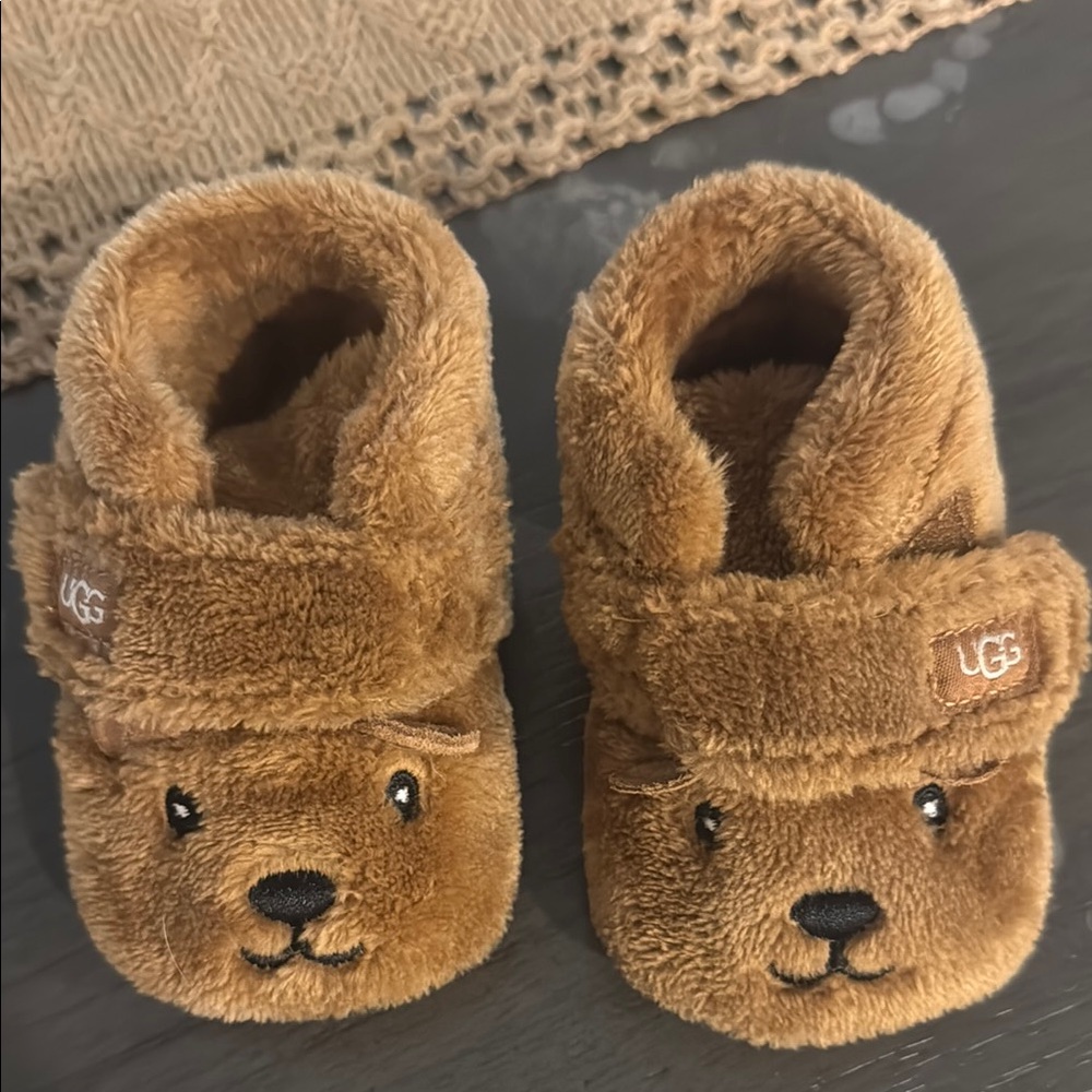 UGG Brown Teddy Bear Slippers Plush Cozy Design for baby